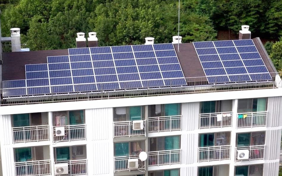 Installation panneau photovoltaïques sur un immeuble pour les copropriétés et les bailleurs sociaux